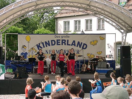1Kinderland Showbuehne