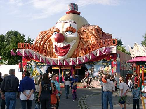 1Herein Spaziert bei Domino