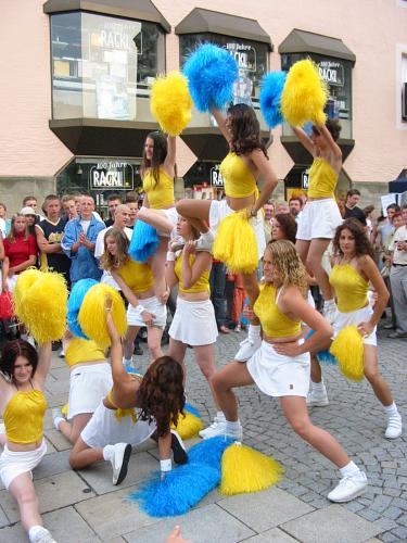 Cheerleader der HS West 6