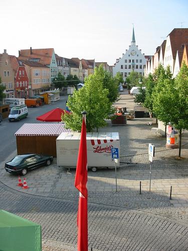 Uneter Markt beim Aufbau