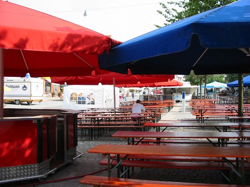 Warten auf das Altstadtfest