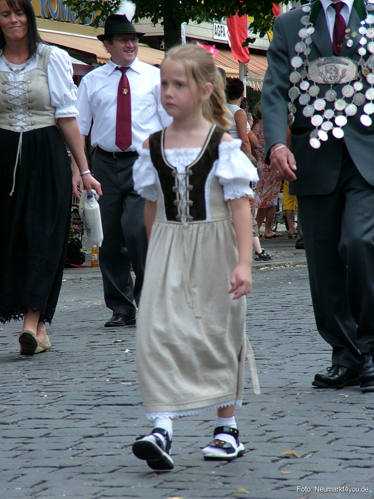Volksfestzug 2004 112