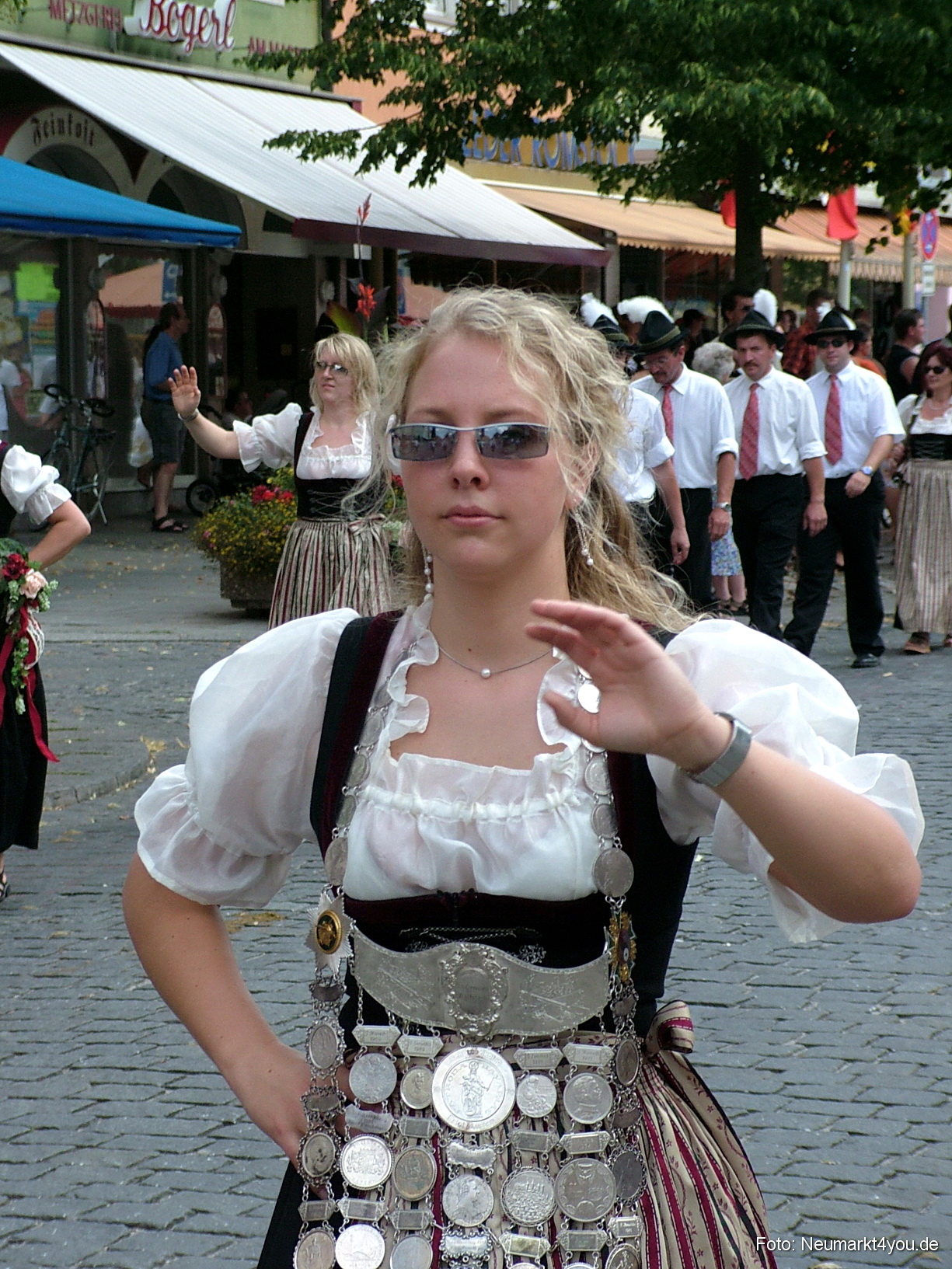 Volksfestzug 2004 113