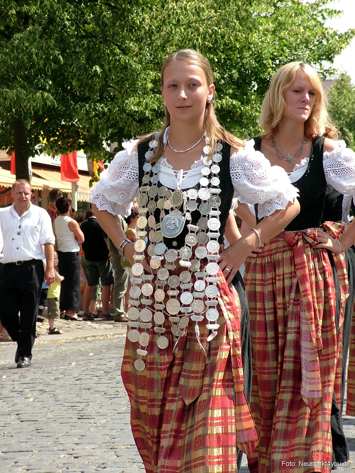 Volksfestzug 2004 114