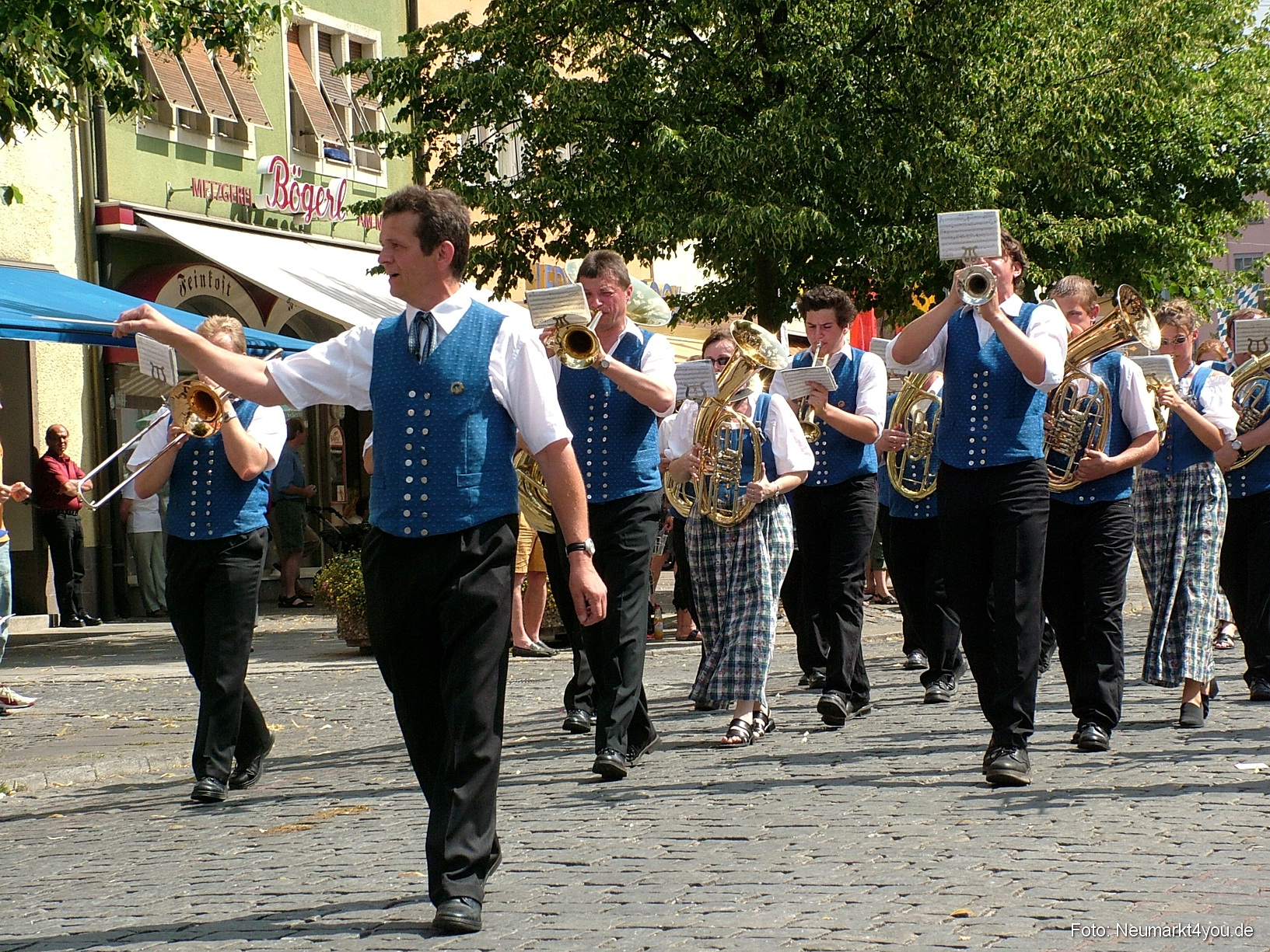 Volksfestzug 2004 116