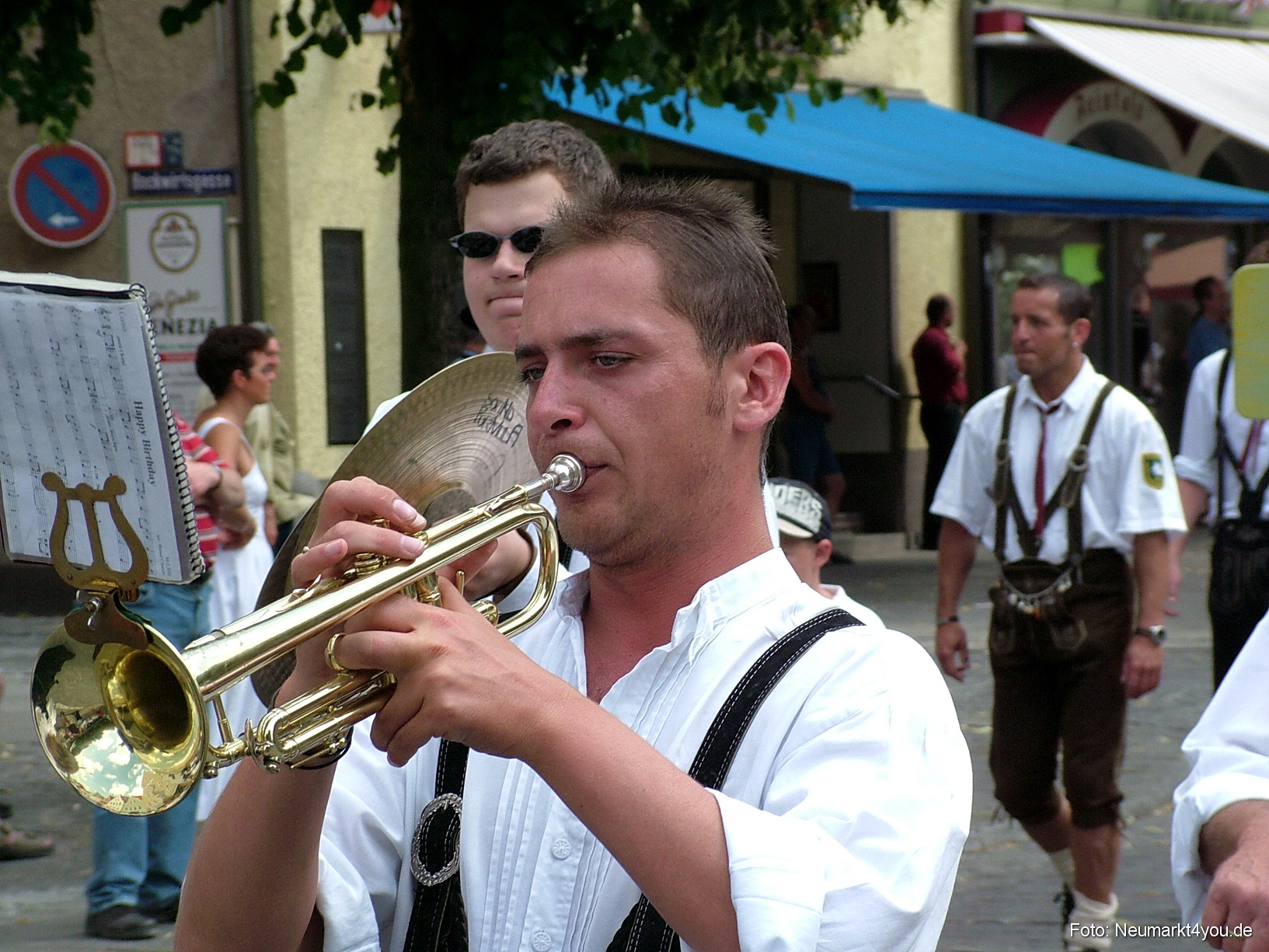 Volksfestzug 2004 126