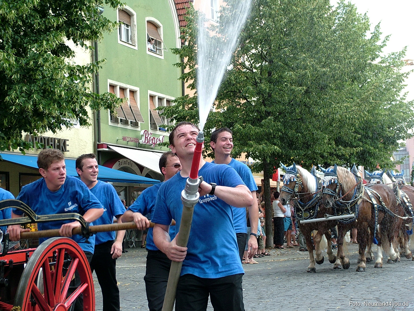 Volksfestzug 2004 140