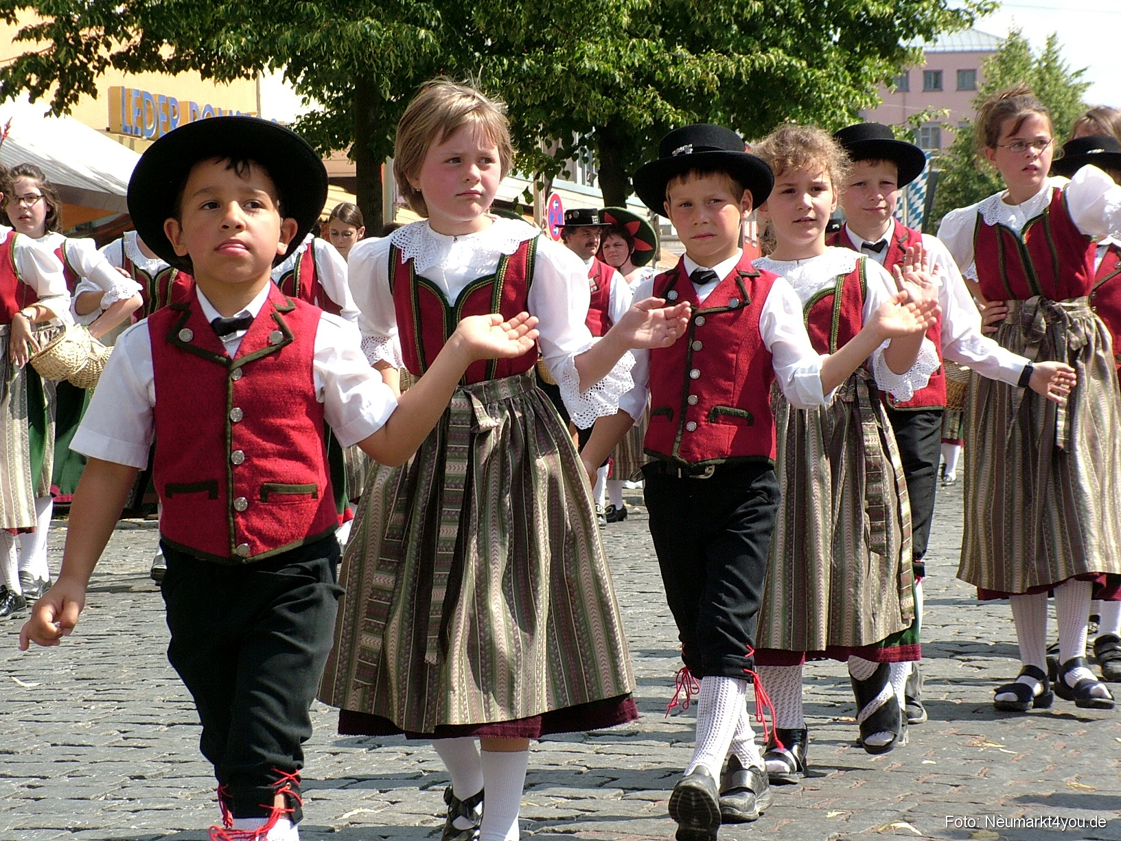 Volksfestzug 2004 152