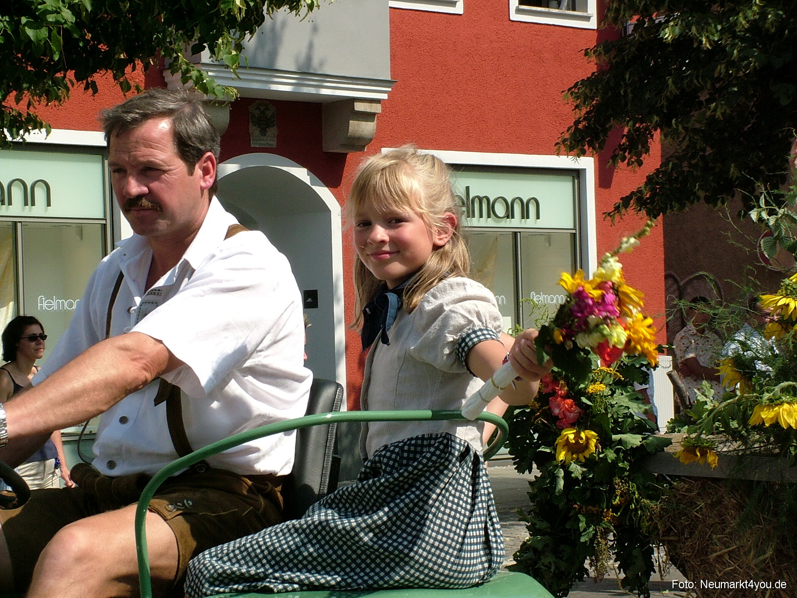Volksfestzug 2004 172