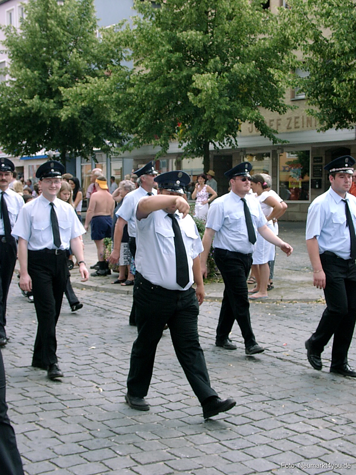 Volksfestzug 2004 40