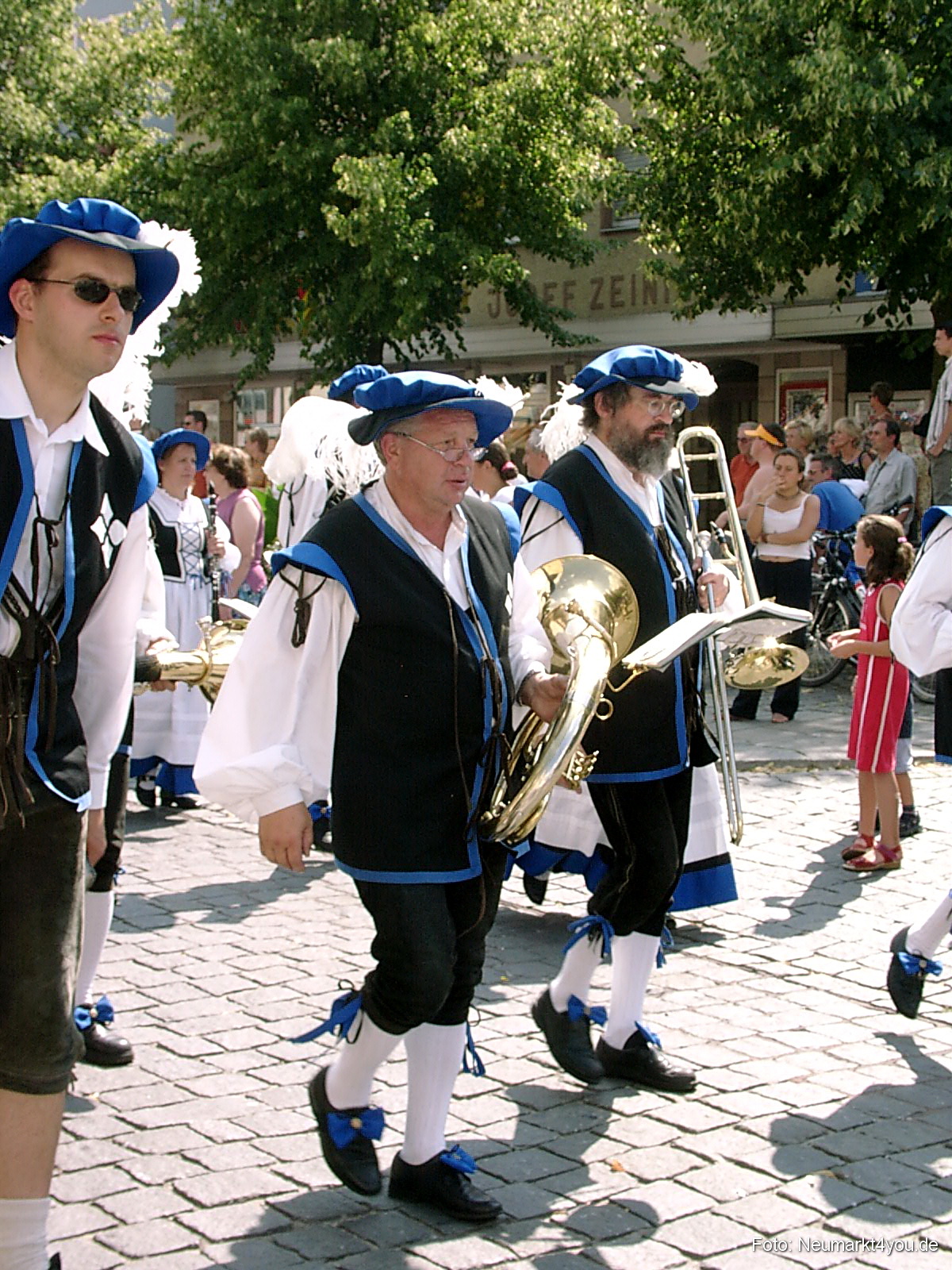 Volksfestzug 2004 56