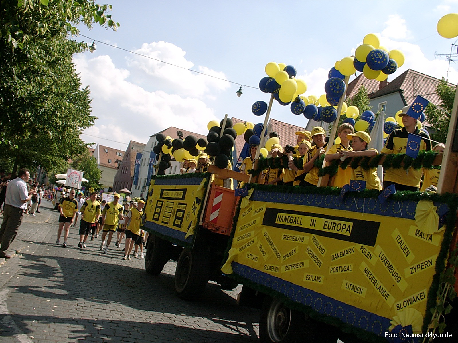 Volksfestzug 2004 59