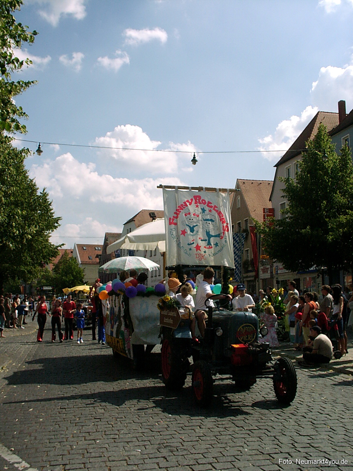 Volksfestzug 2004 60
