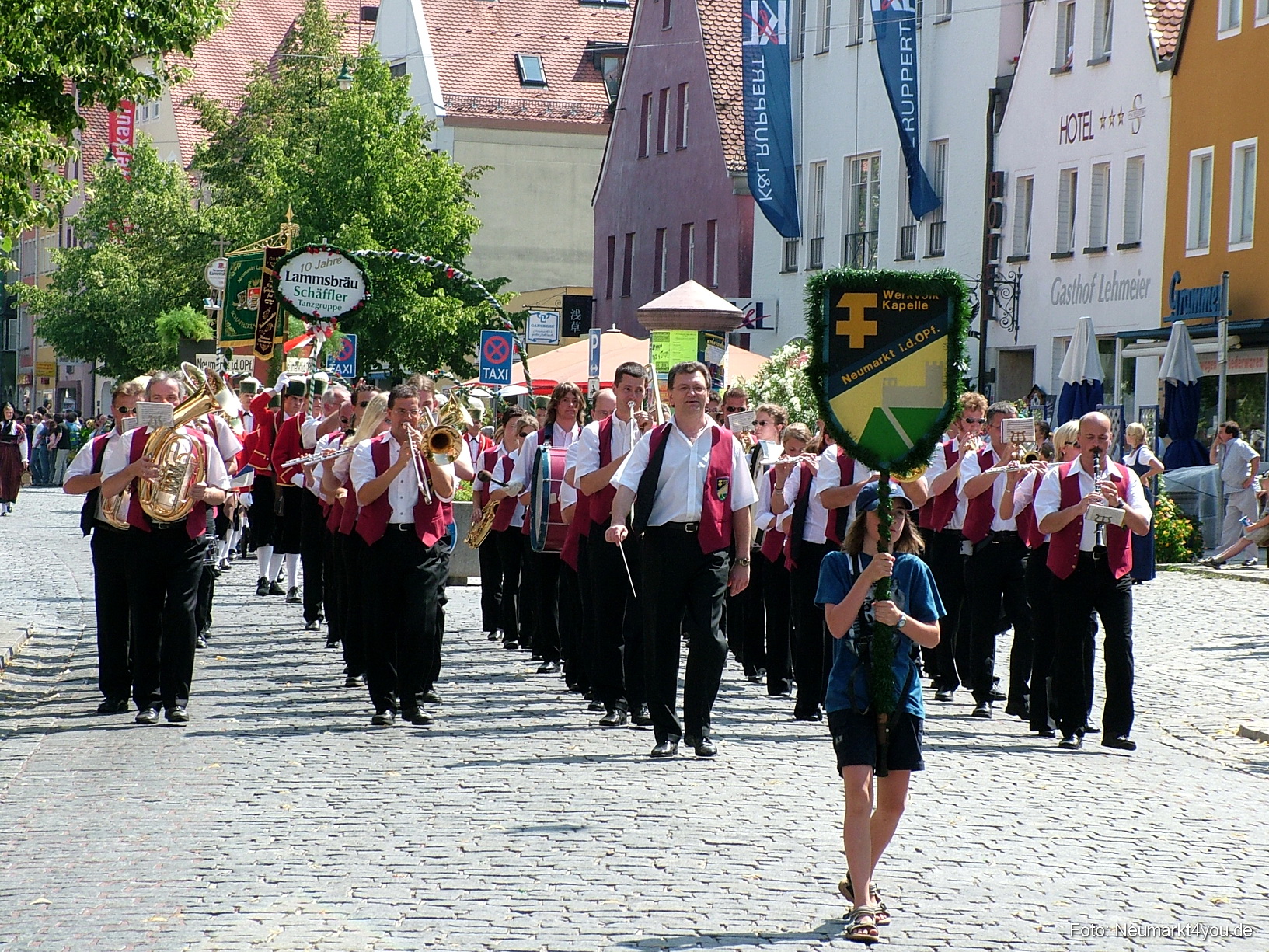 Volksfestzug 2004 67