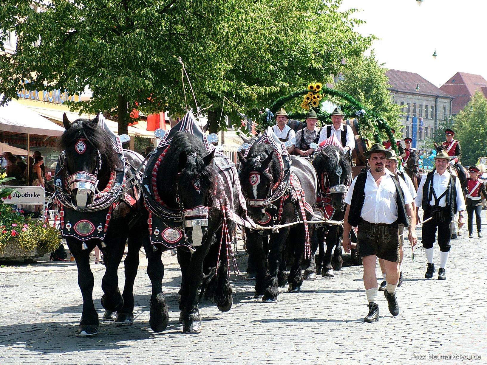 Volksfestzug 2004 73