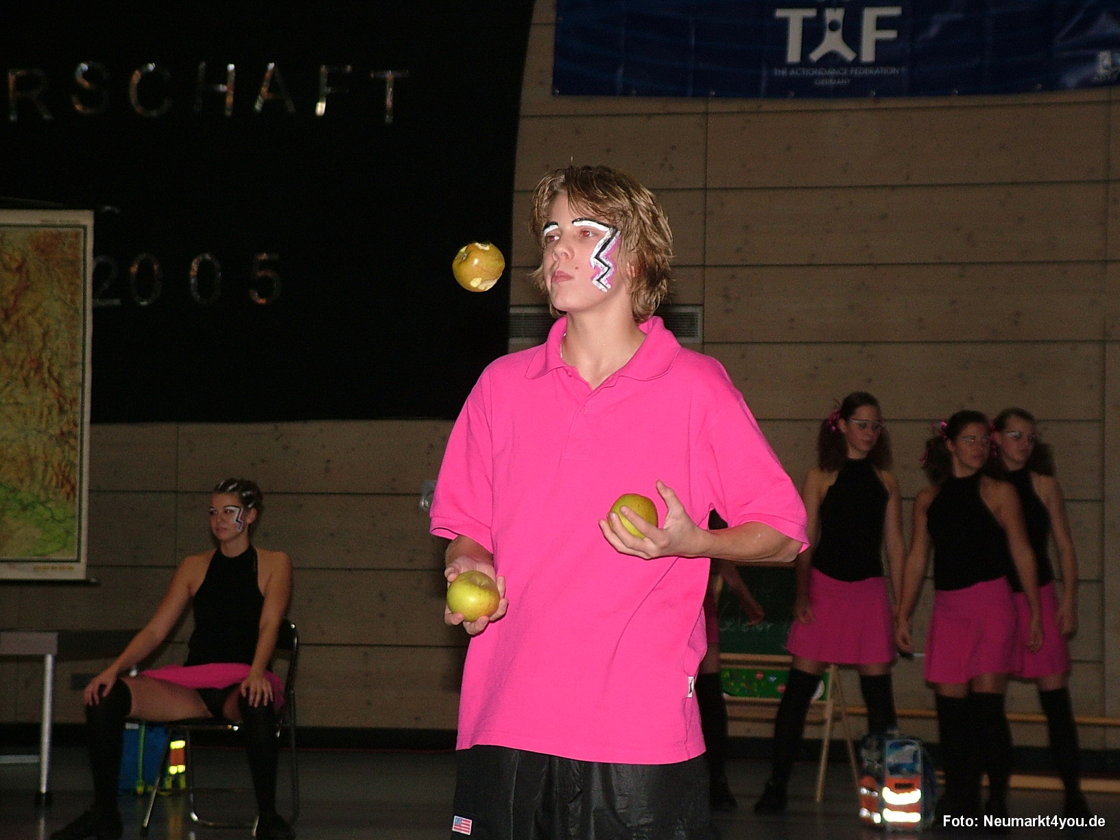 01 002 Danceflor Neumarkt