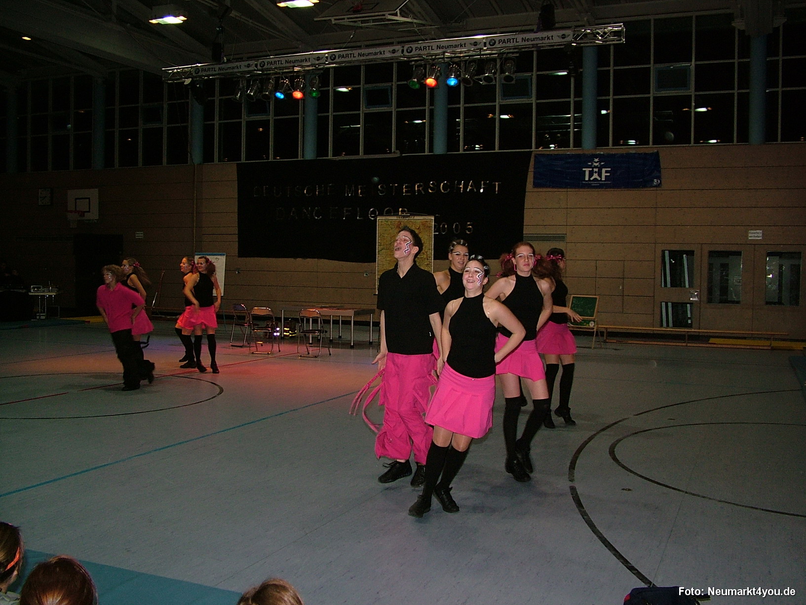 01 004 Danceflor Neumarkt