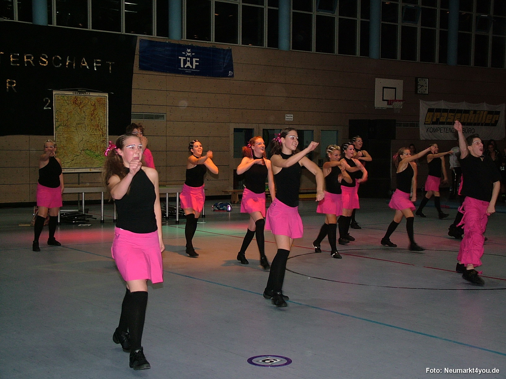 01 012 Danceflor Neumarkt