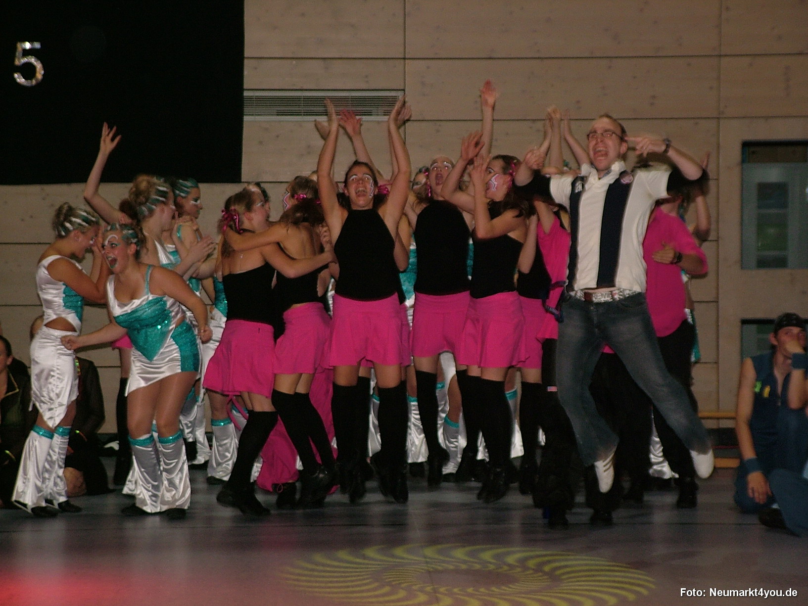 01 031 Danceflor Neumarkt