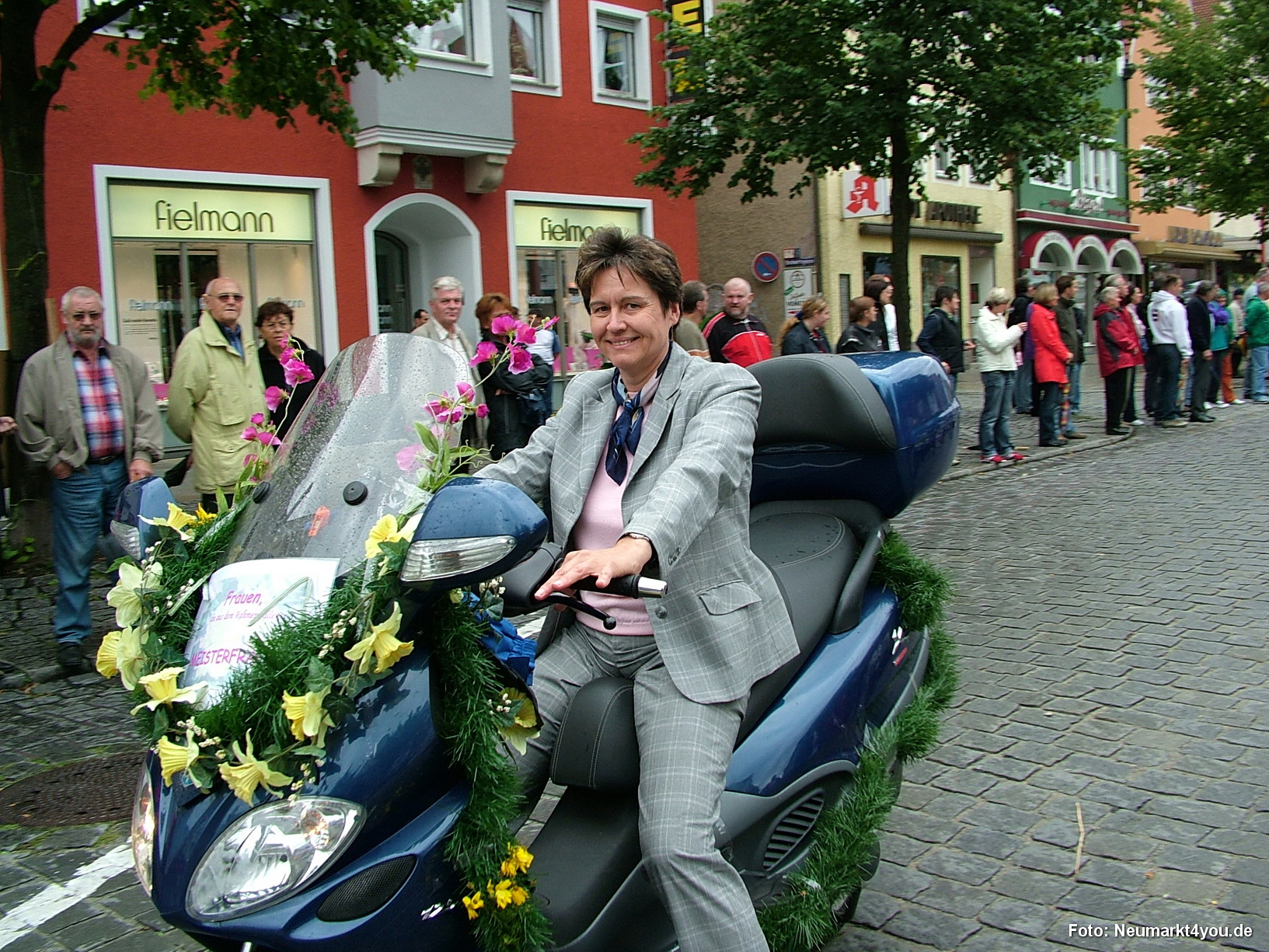 062 Volksfestzug 140805