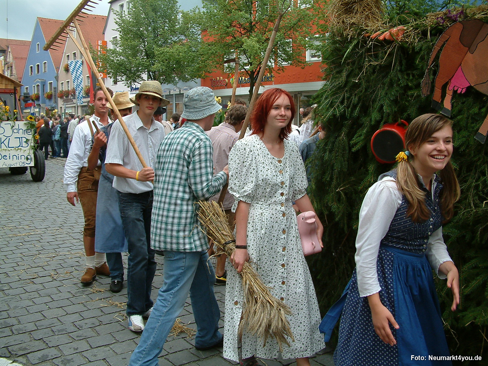 083 Volksfestzug 140805