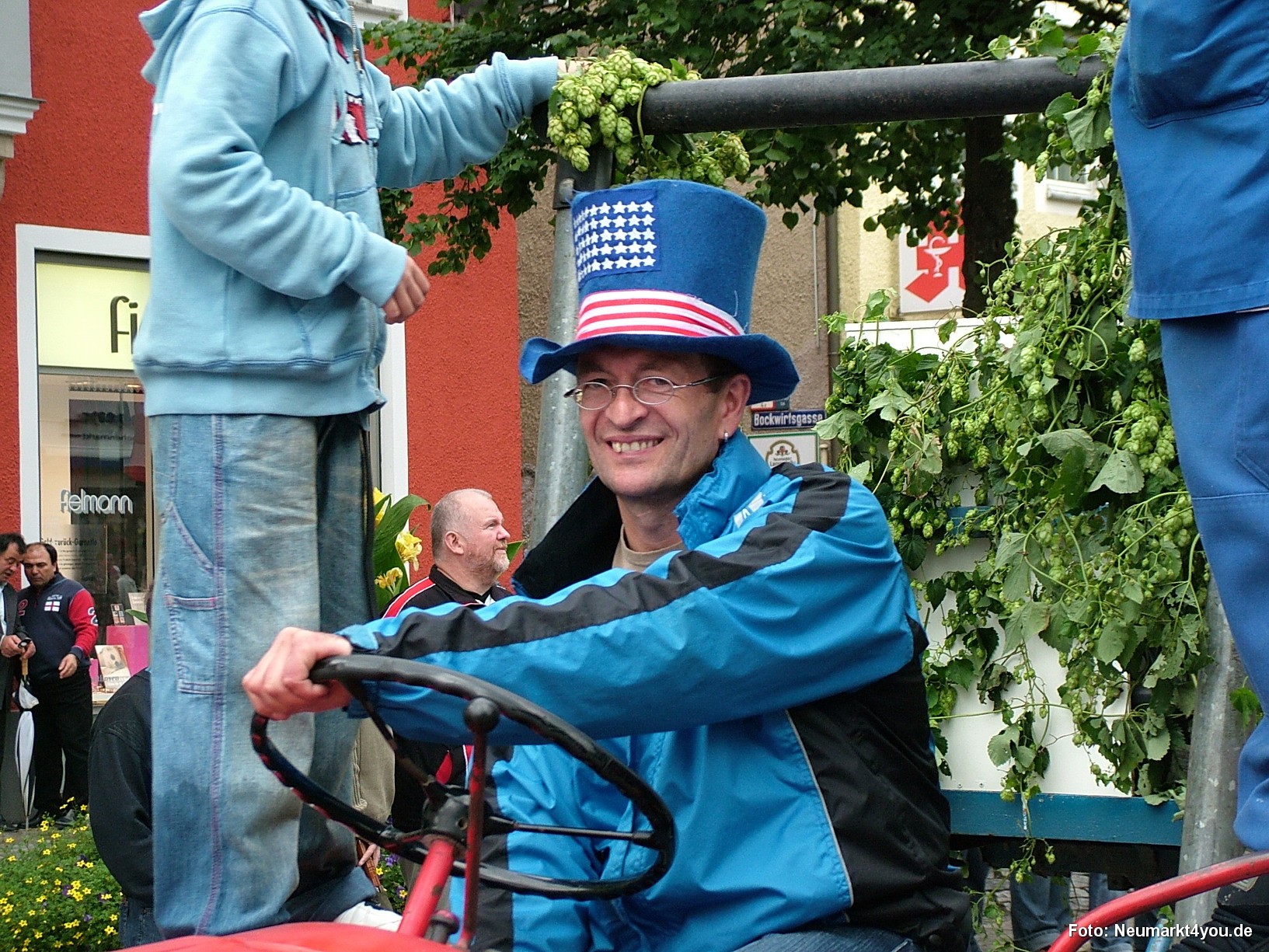 087 Volksfestzug 140805