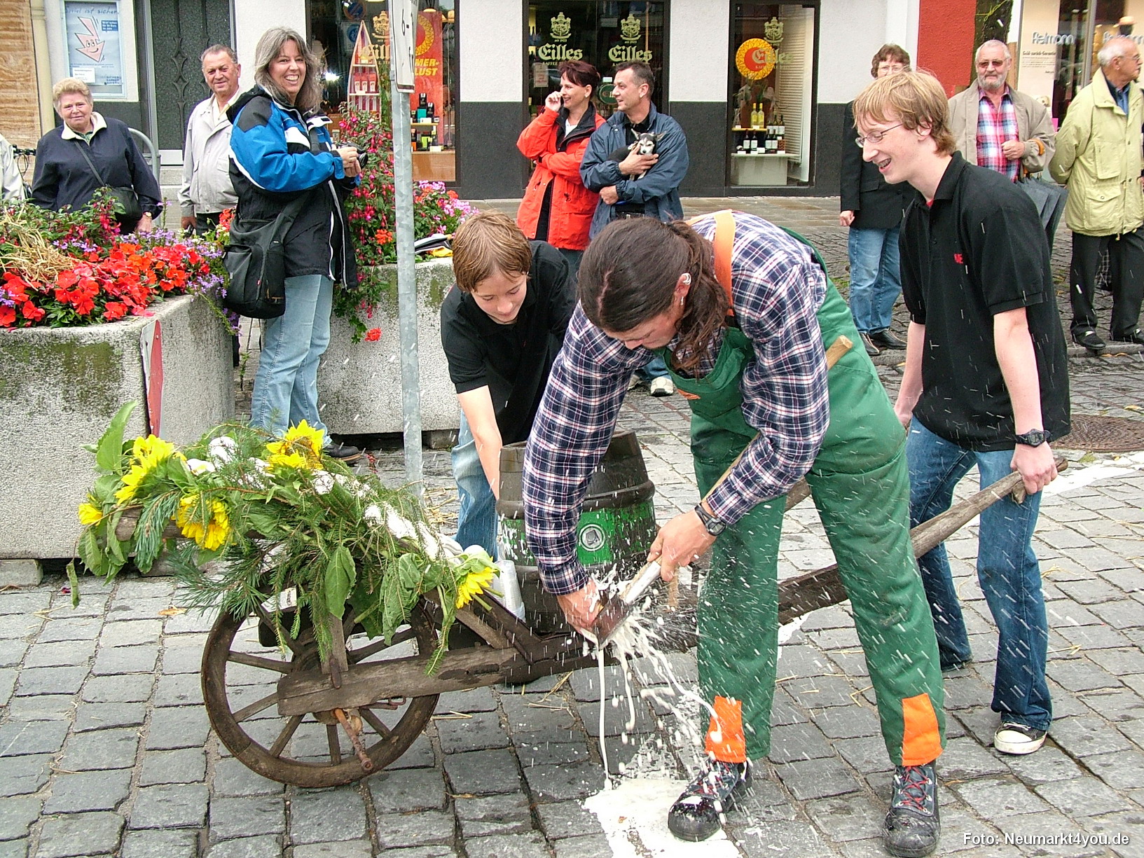 088 Volksfestzug 140805