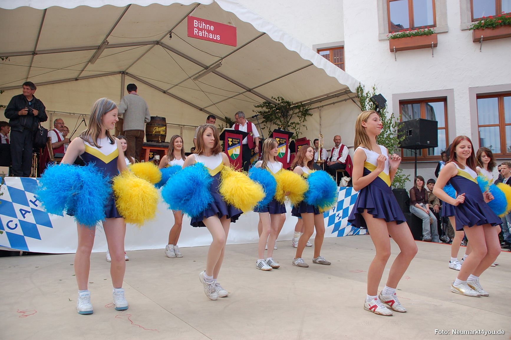 0012 Cheerleader HS West