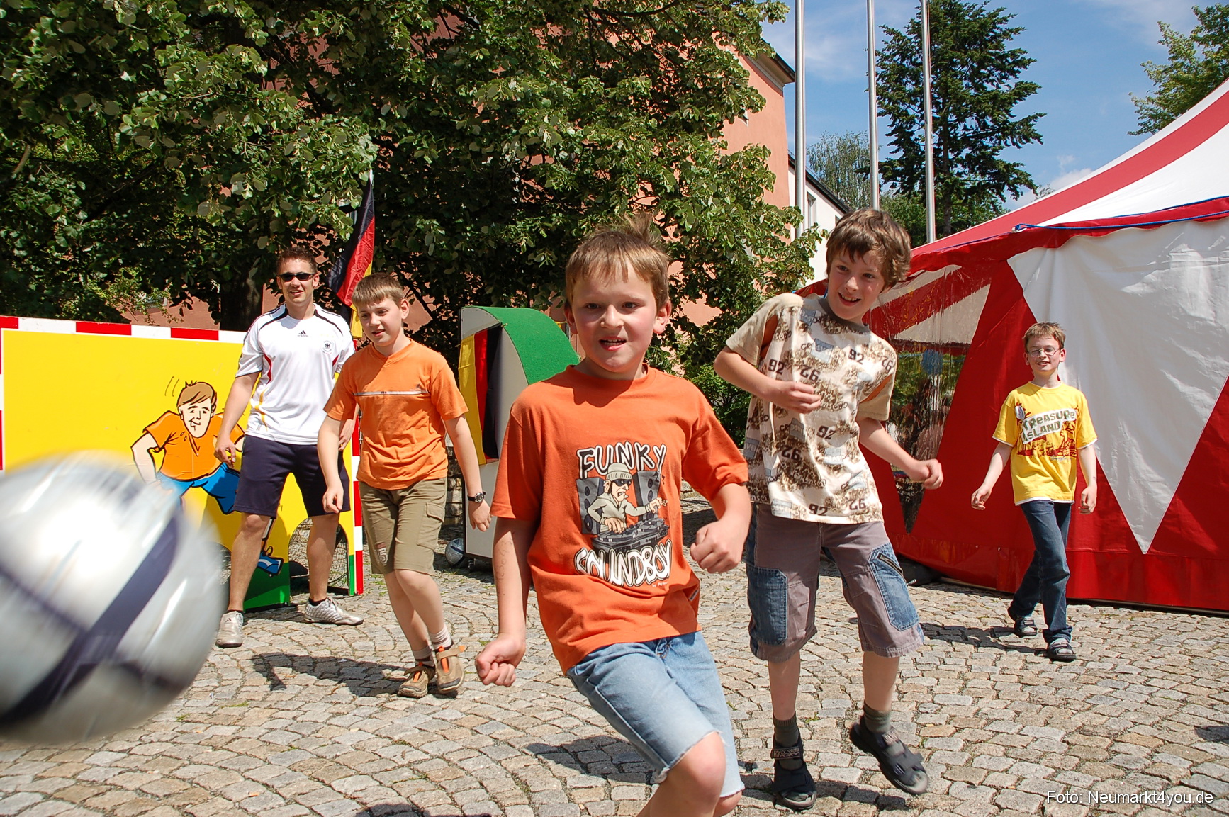 0054 Kinderland Residenzplatz