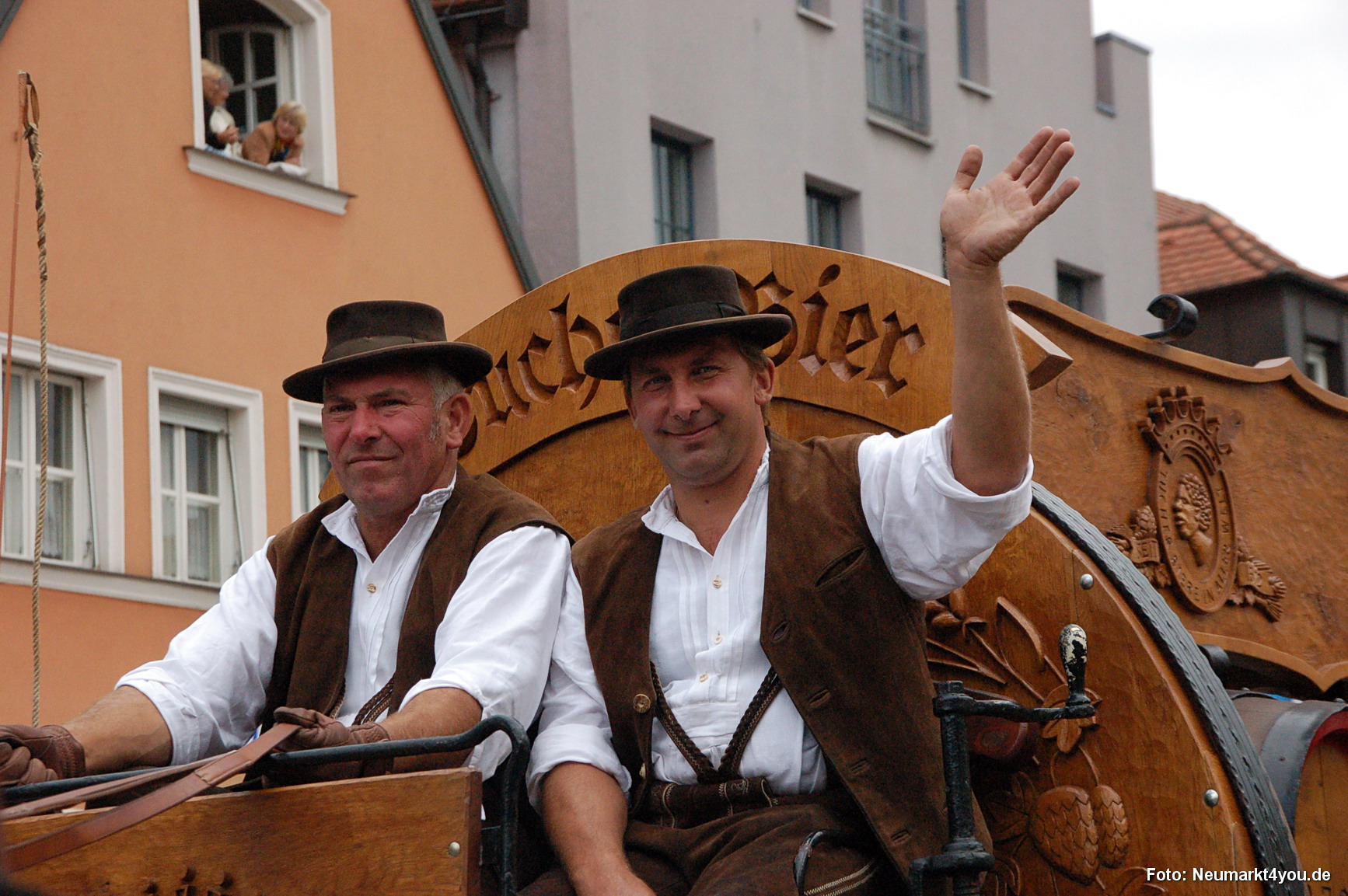 0100 Volksfestzug 130806