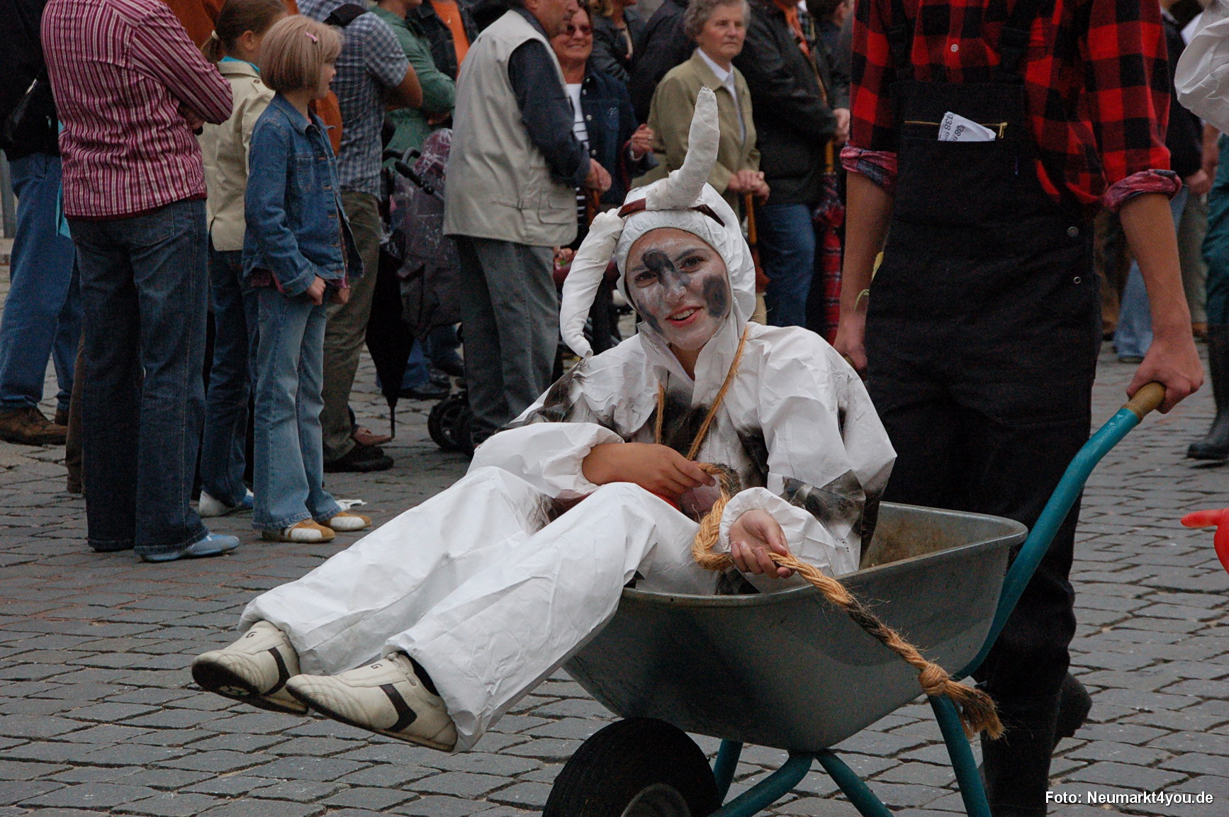 0125 Volksfestzug 130806