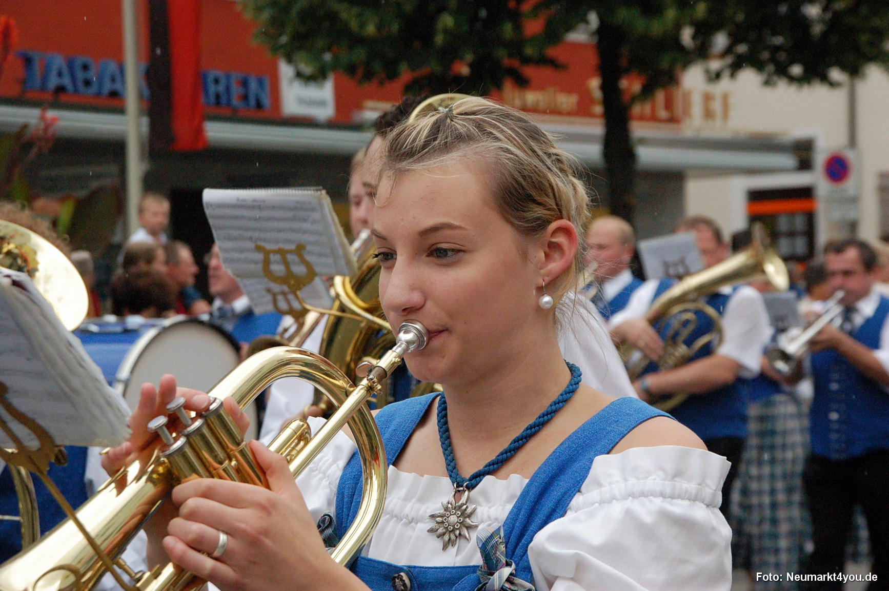 0140 Volksfestzug 130806