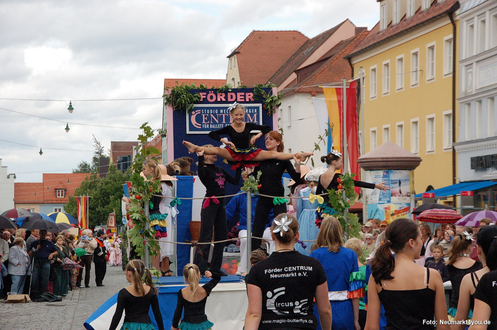 0175 Volksfestzug 130806