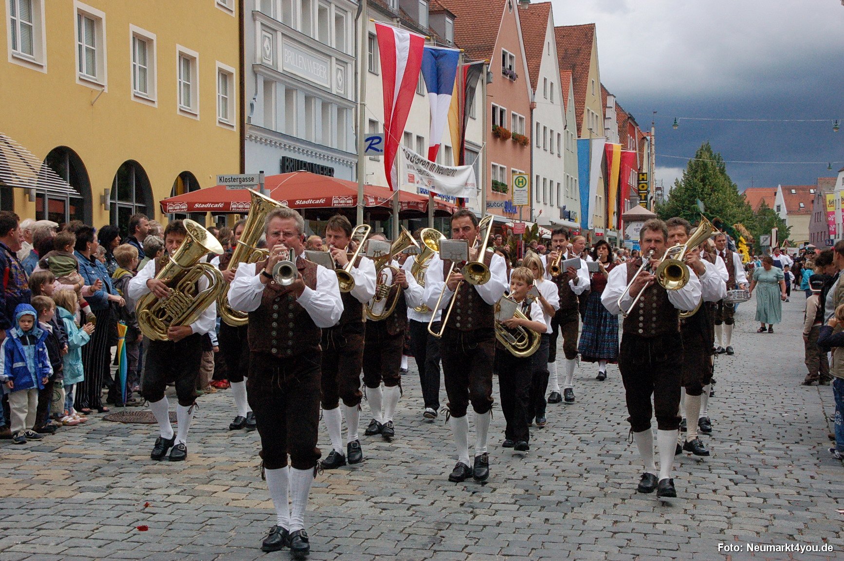 0235 Volksfestzug 130806