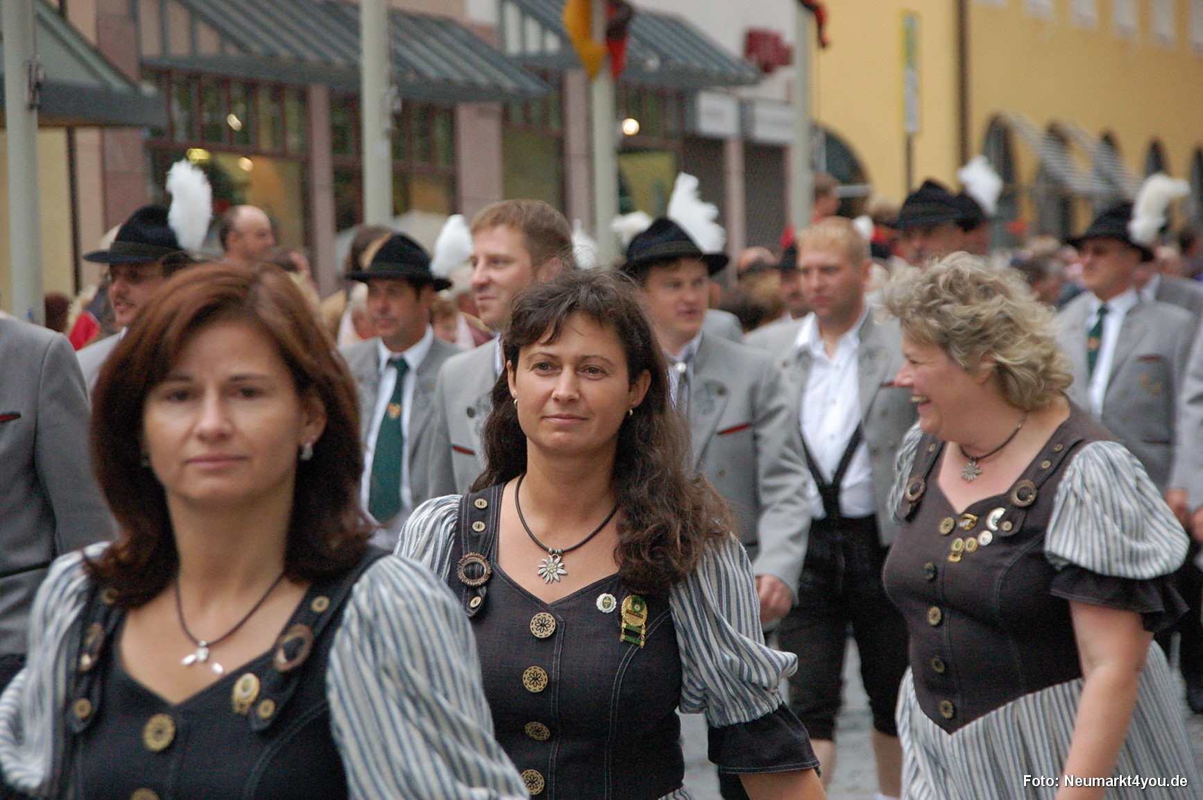 0325 Volksfestzug 130806