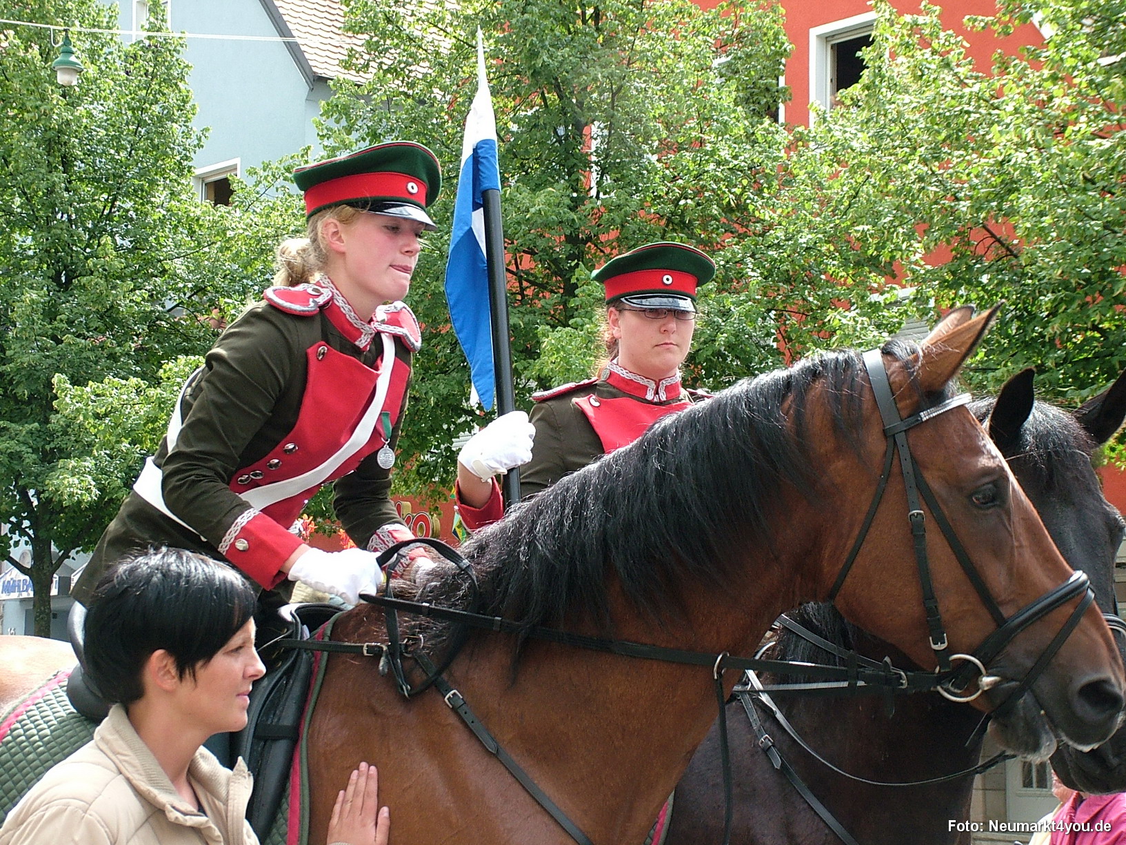 0460 Volksfestzug 130806