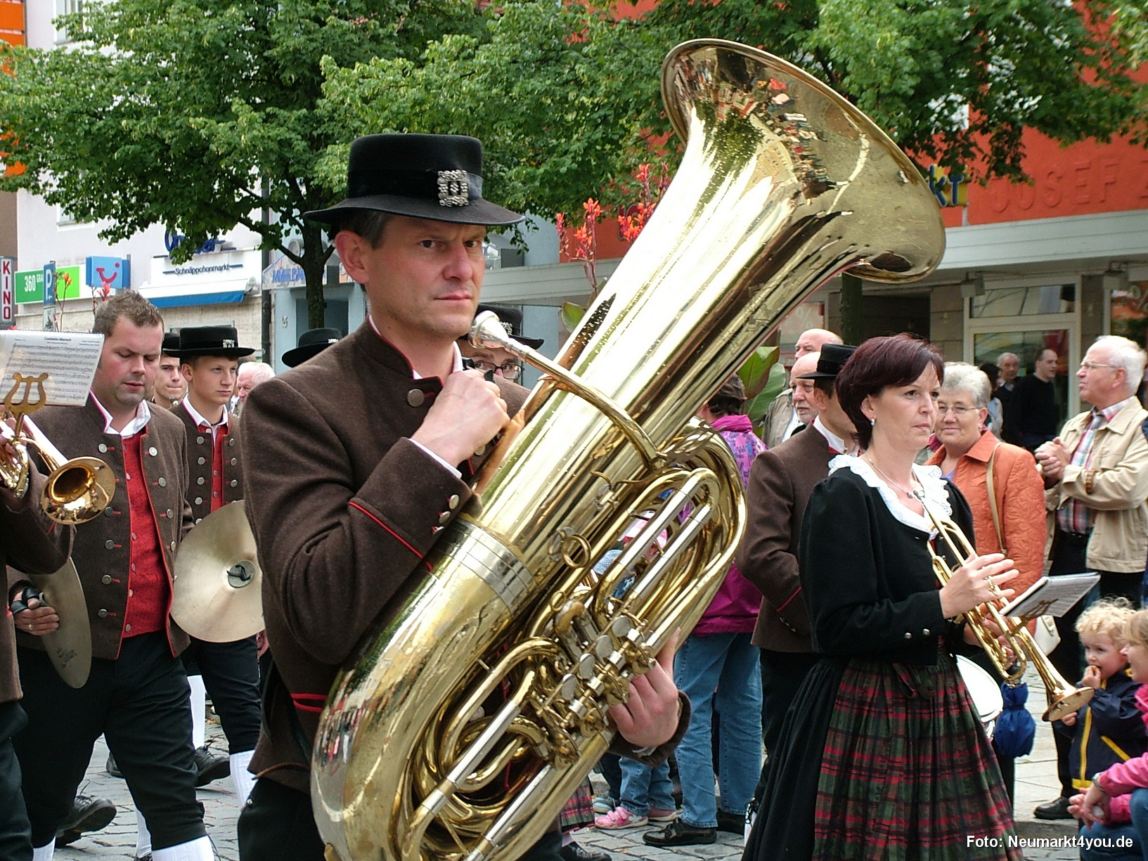 0470 Volksfestzug 130806