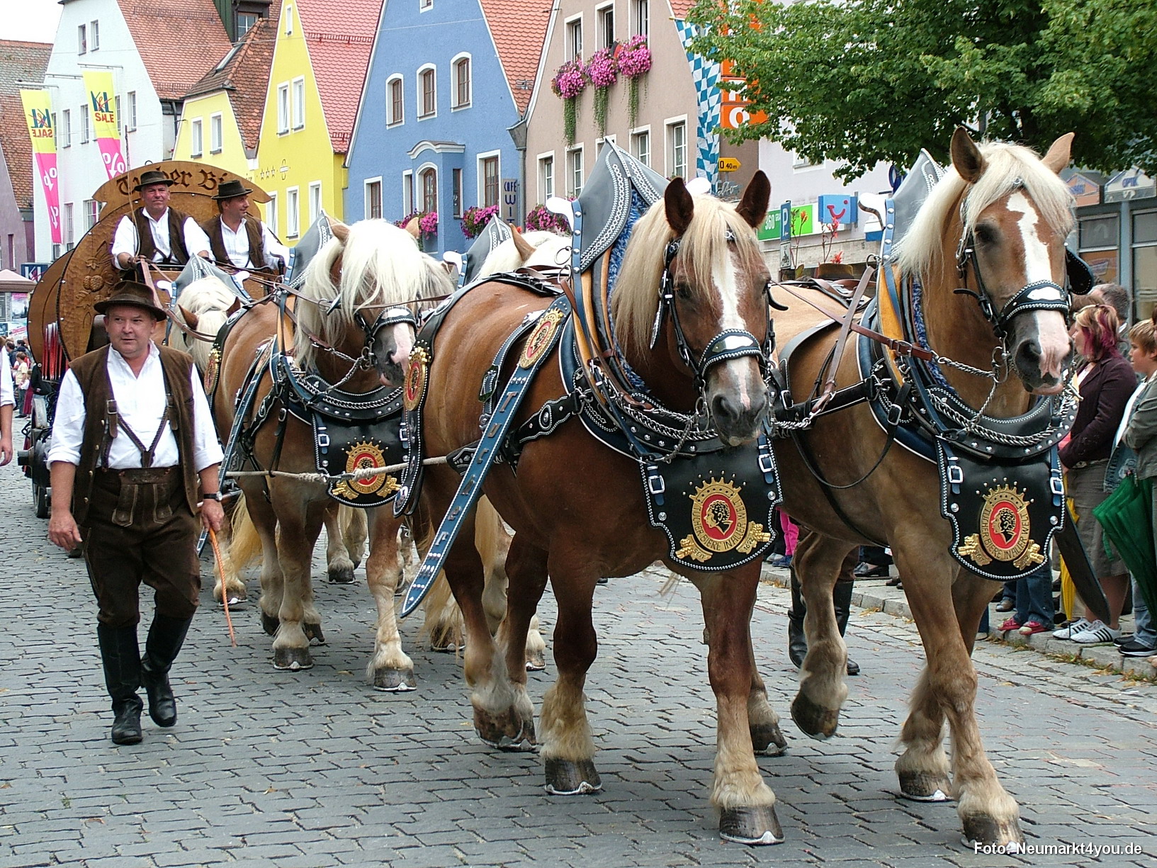 0520 Volksfestzug 130806