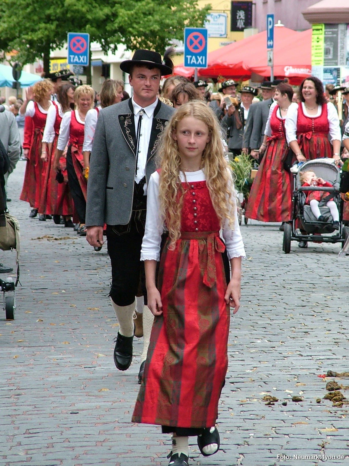 0655 Volksfestzug 130806