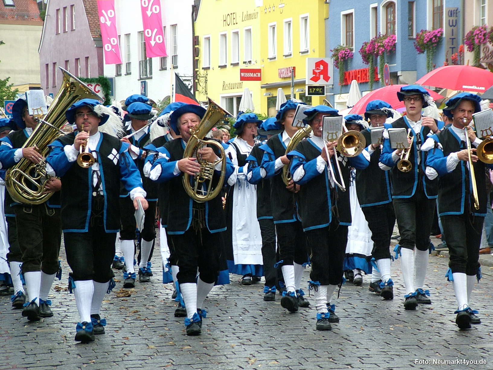 0695 Volksfestzug 130806