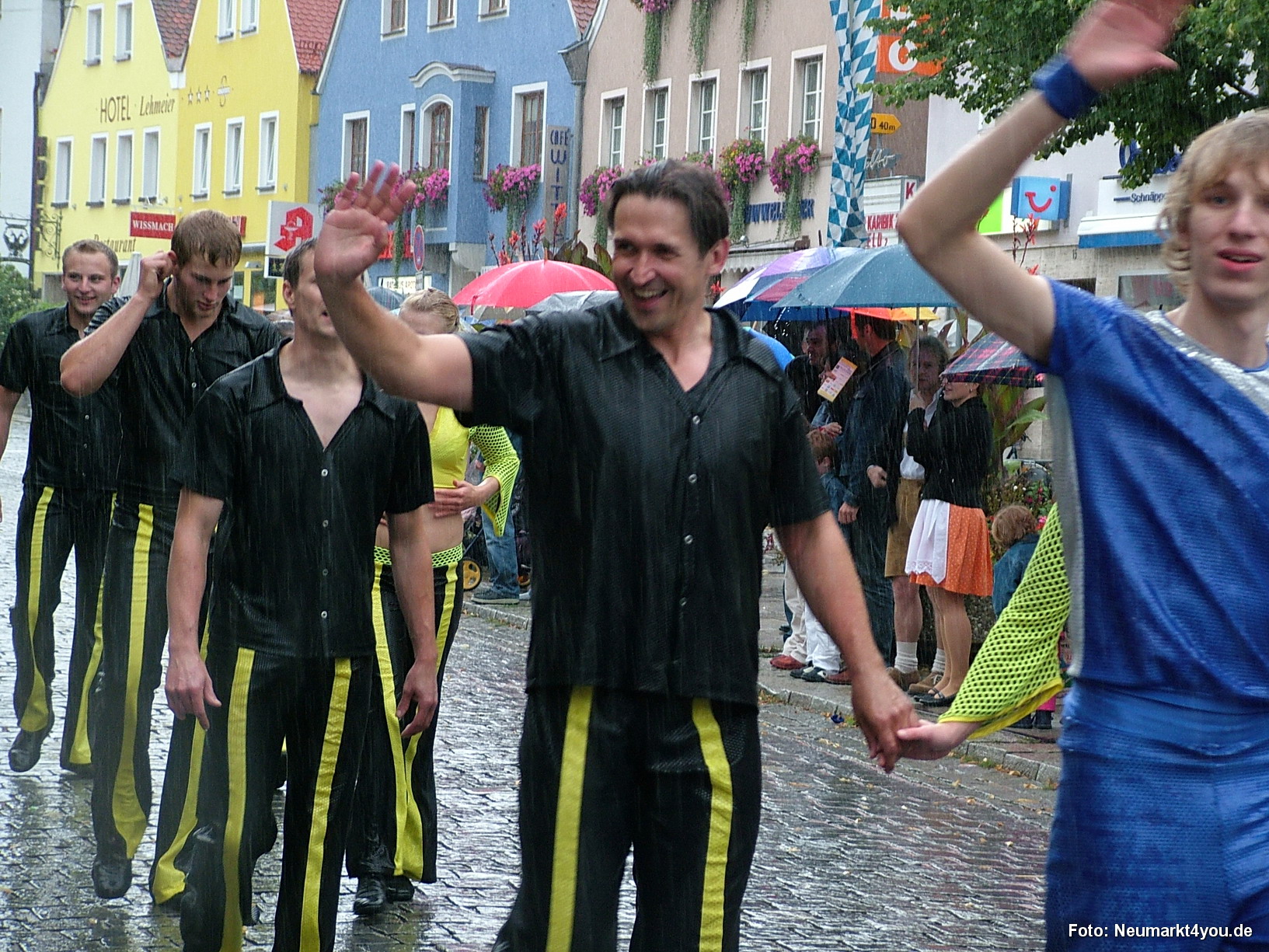 0715 Volksfestzug 130806