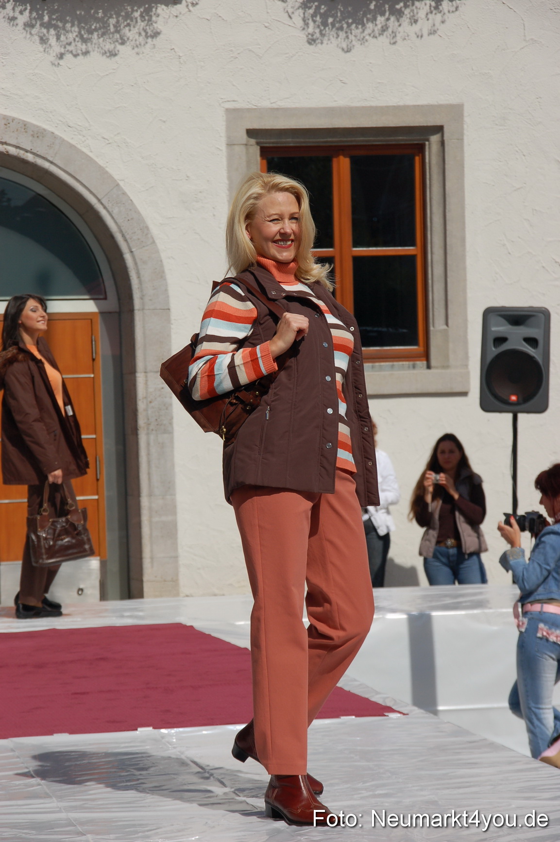 0220 Modenschau Servicewoche