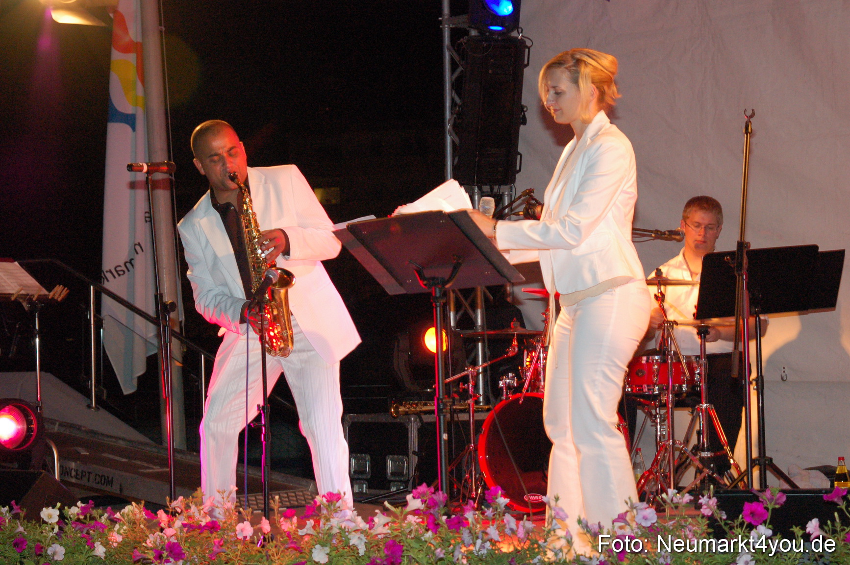 0330 Mozart Show Freibad
