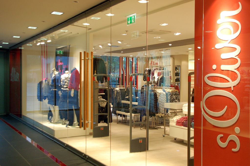 10015 Altstadt Passage Neumarkt 041007