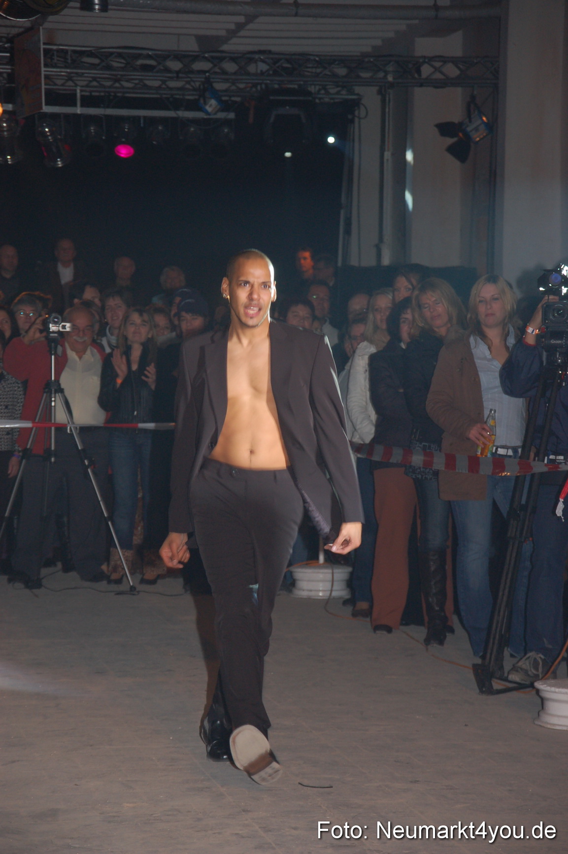 0006 Express One Night Event 101107