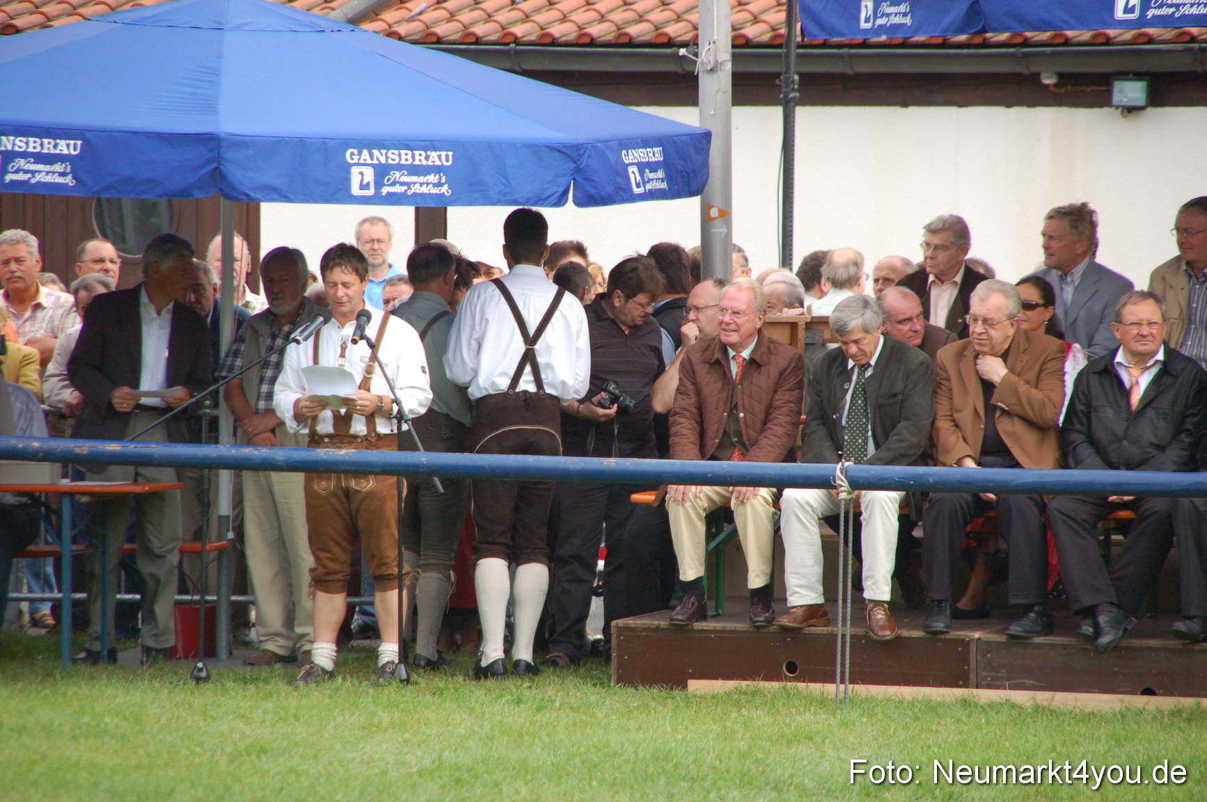 0033 Pferde Fohlenschau 200807