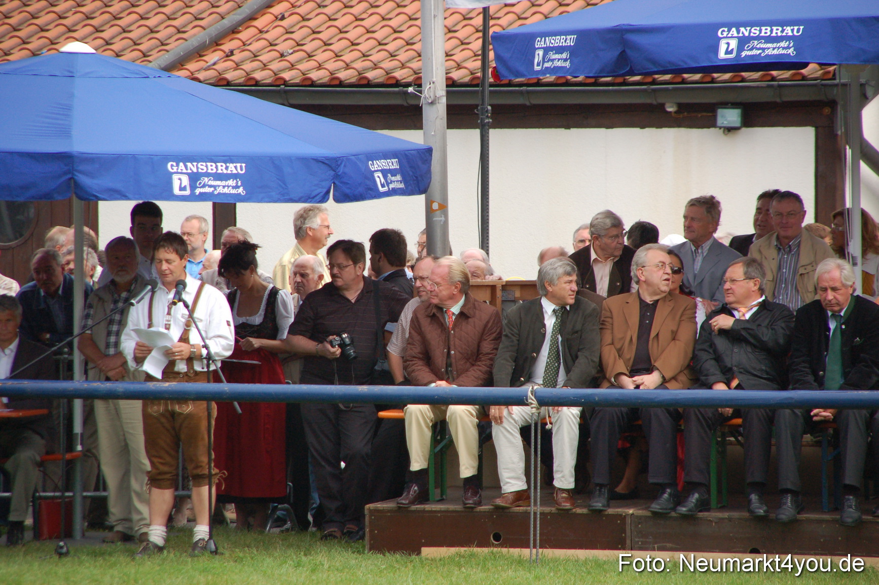 0037 Pferde Fohlenschau 200807