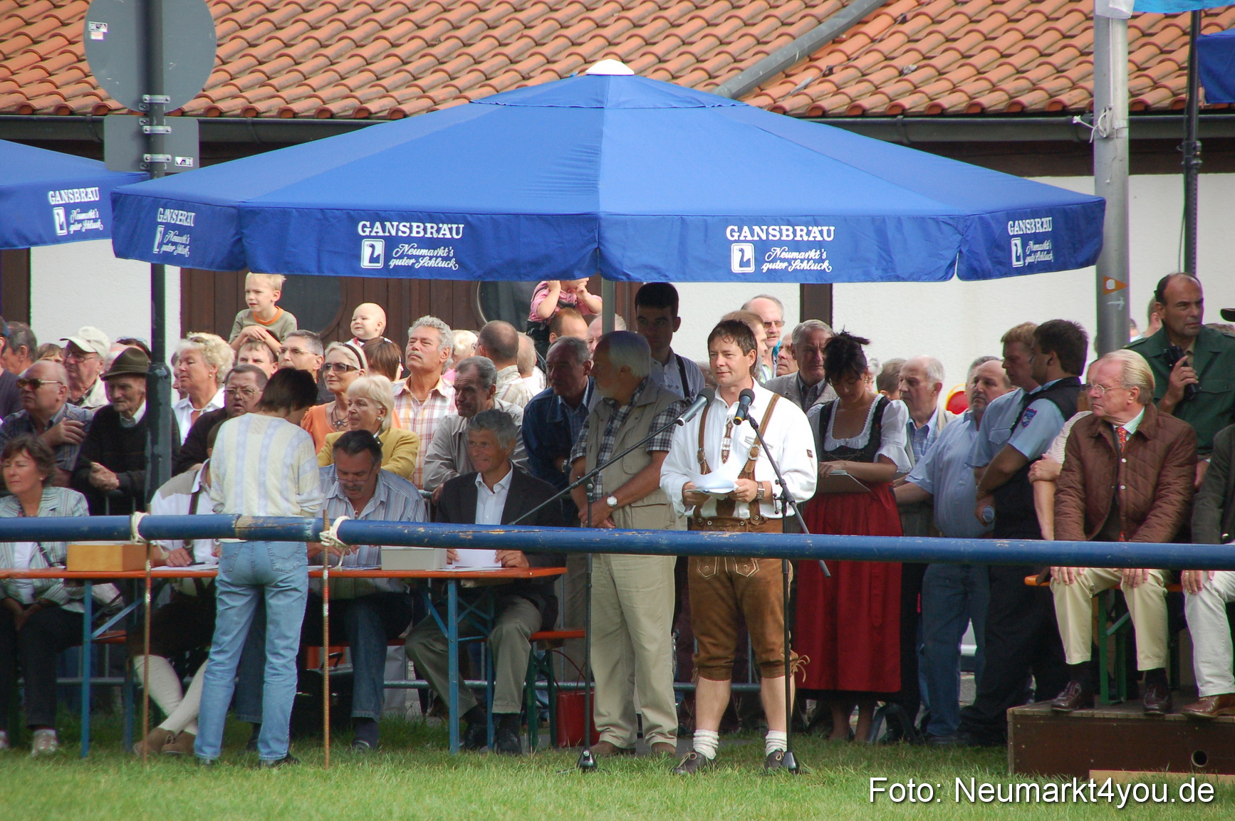 0042 Pferde Fohlenschau 200807