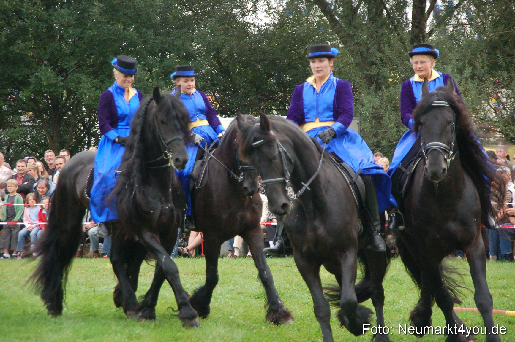 0099 Pferde Fohlenschau 200807