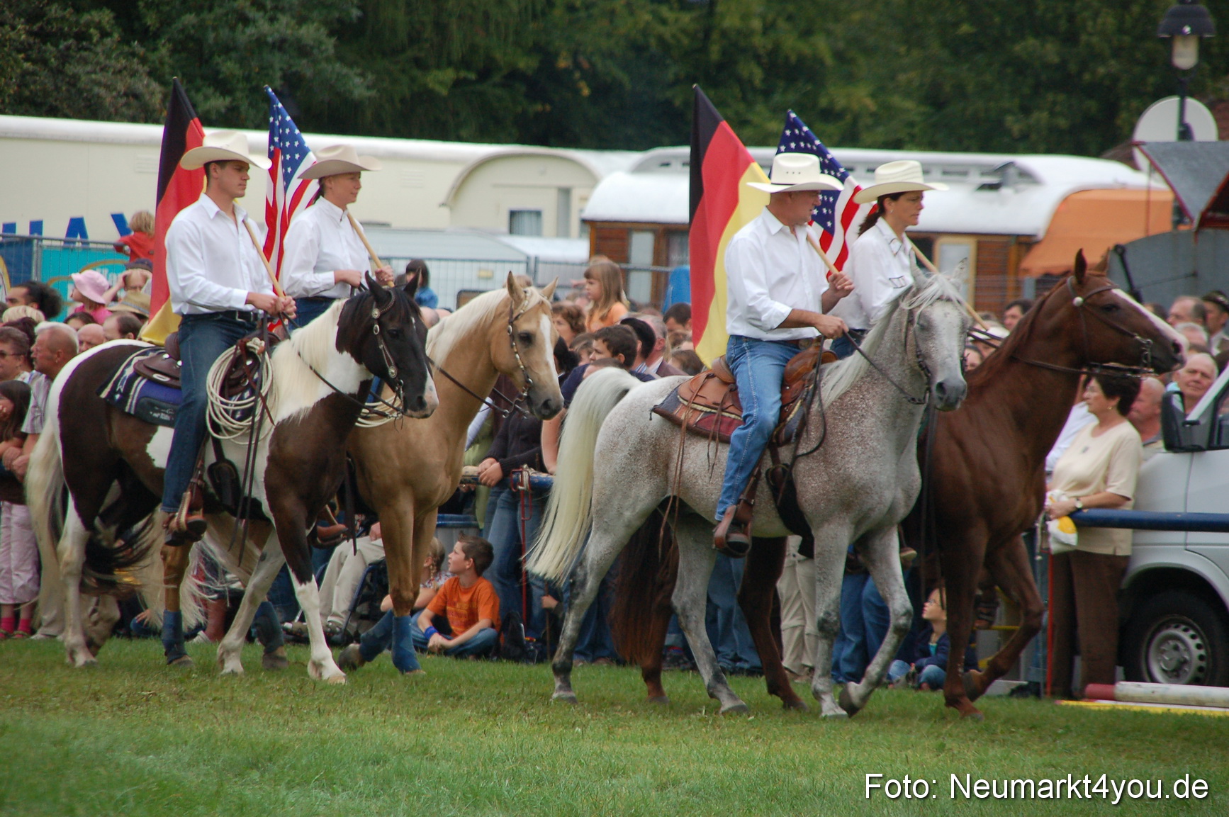 0211 Pferde Fohlenschau 200807